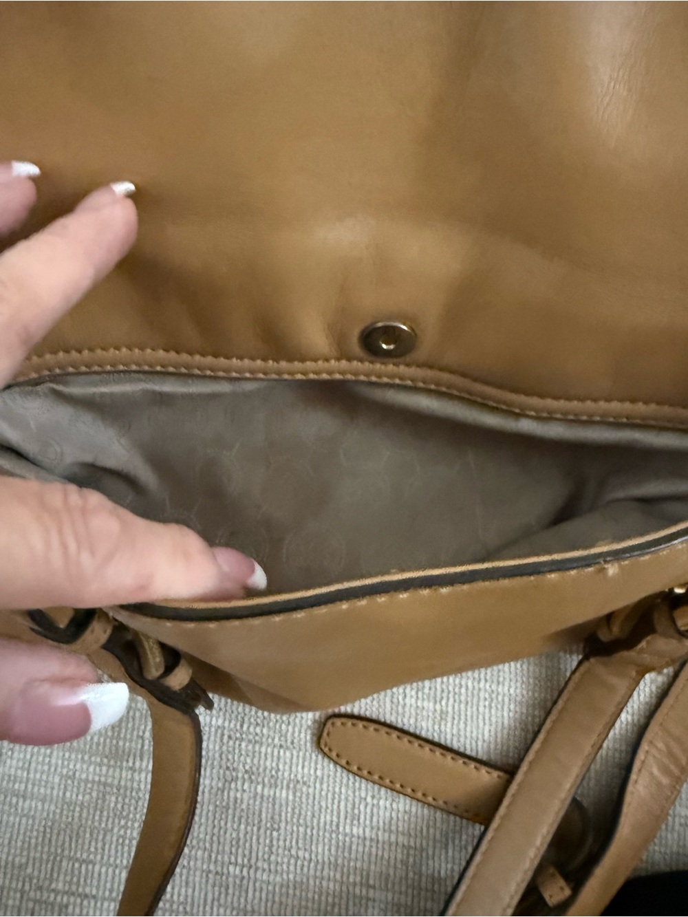 MICHAEL KORS Gosford Satchel Bag tan leather. Shoulder Bag with Gold hardware - Picture 14 of 15
